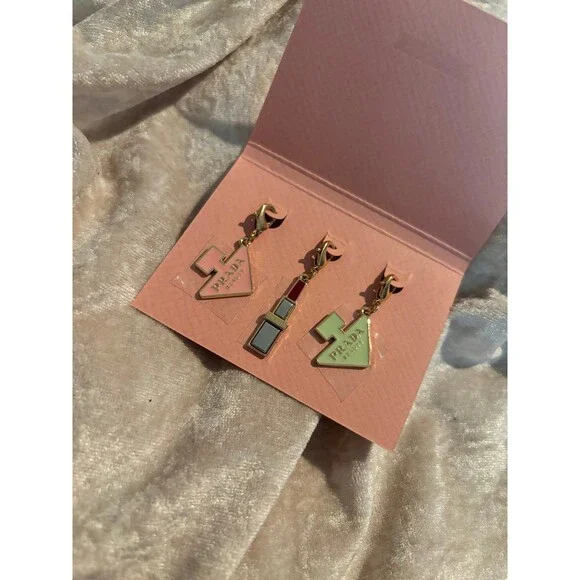 Prada keychains - Picture 3 of 4